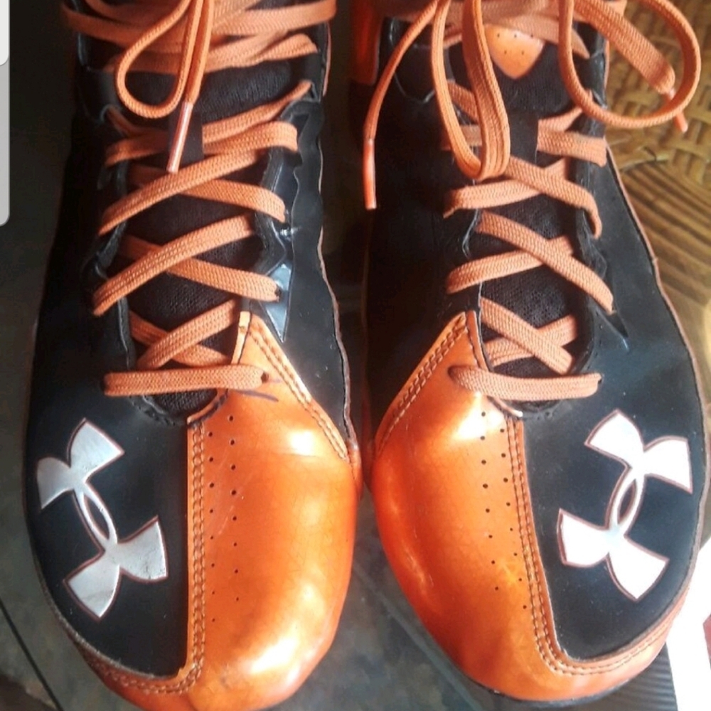 Mens football cleats